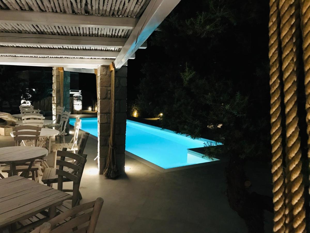 Milo Milo Suites Mandrakia Bagian luar foto