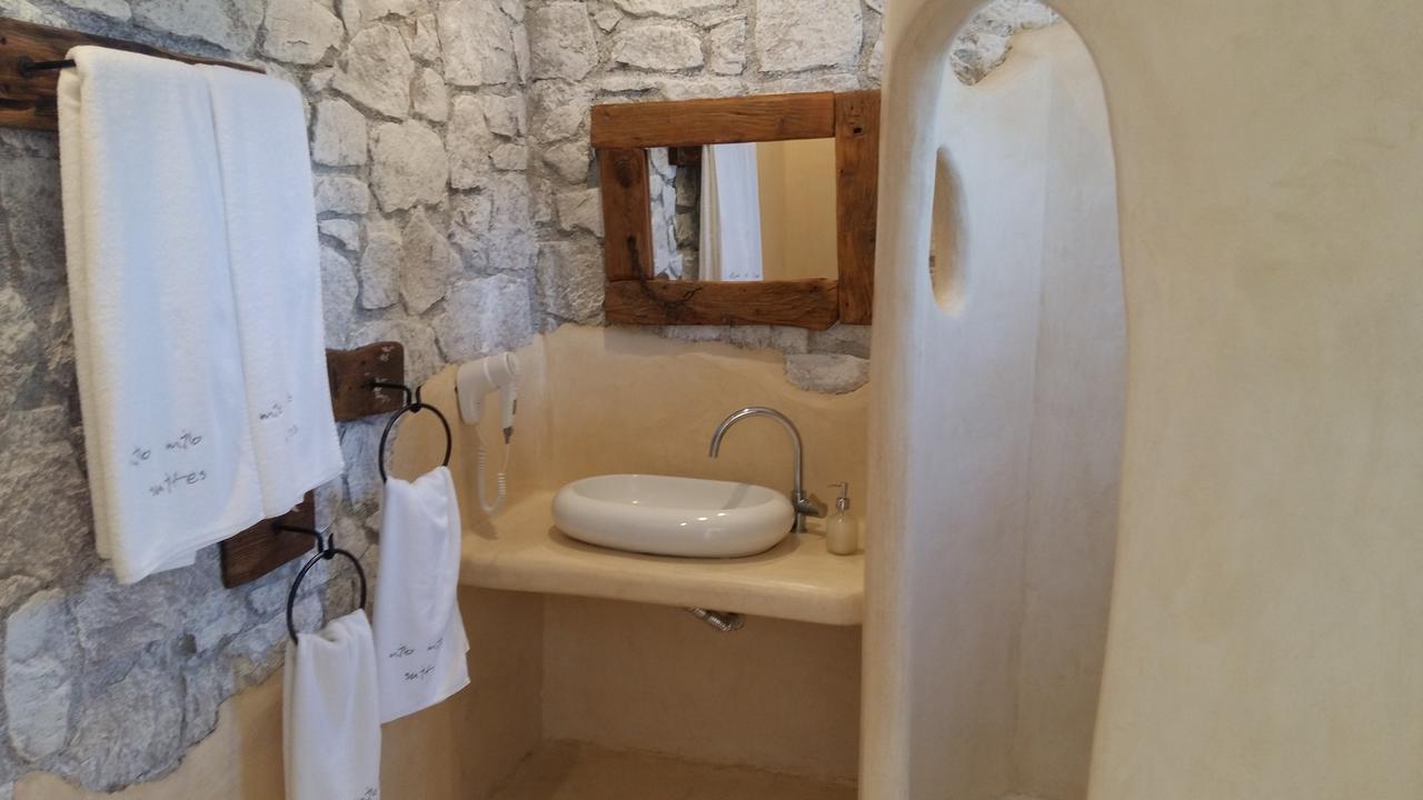 Milo Milo Suites Mandrakia Bagian luar foto