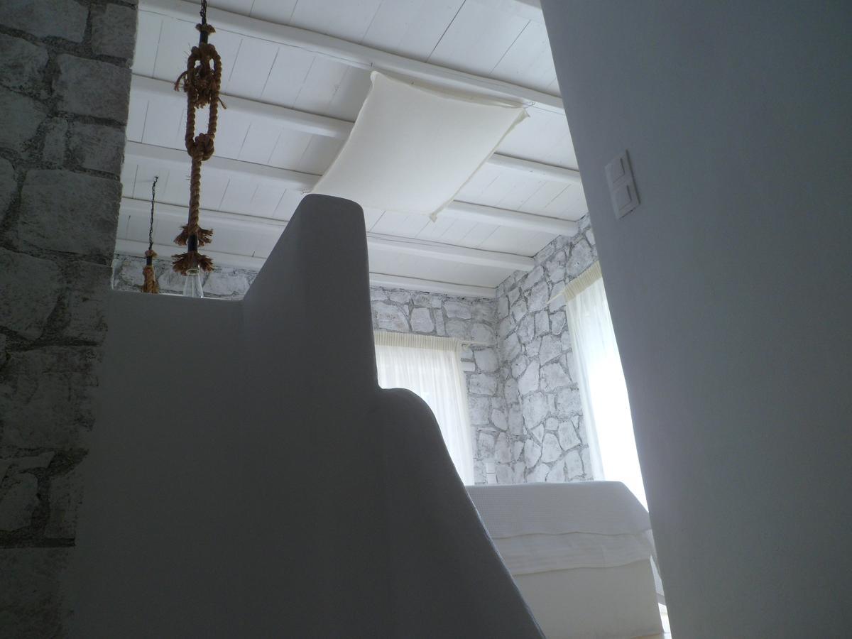 Milo Milo Suites Mandrakia Bagian luar foto