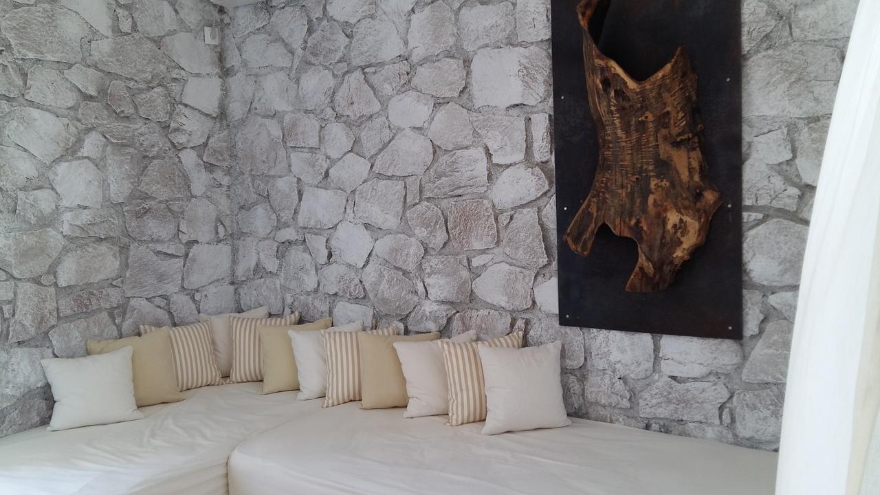 Milo Milo Suites Mandrakia Bagian luar foto